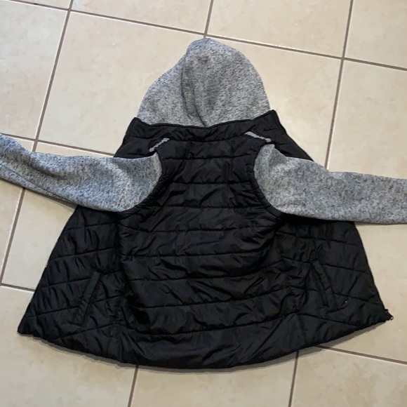 black jacket - Picture 3 of 4